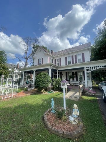 213 Pulaski St, Lawrenceburg, TN 38464