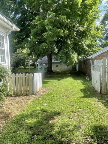 213 Pulaski St, Lawrenceburg, TN 38464