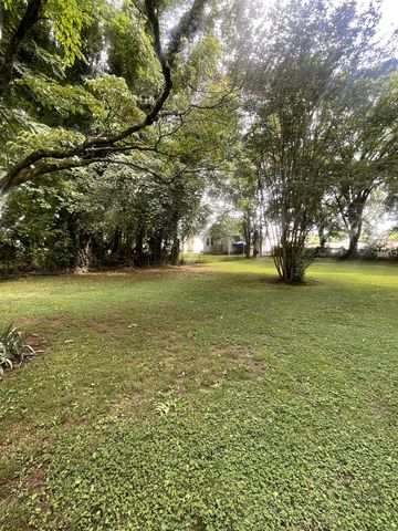 213 Pulaski St, Lawrenceburg, TN 38464
