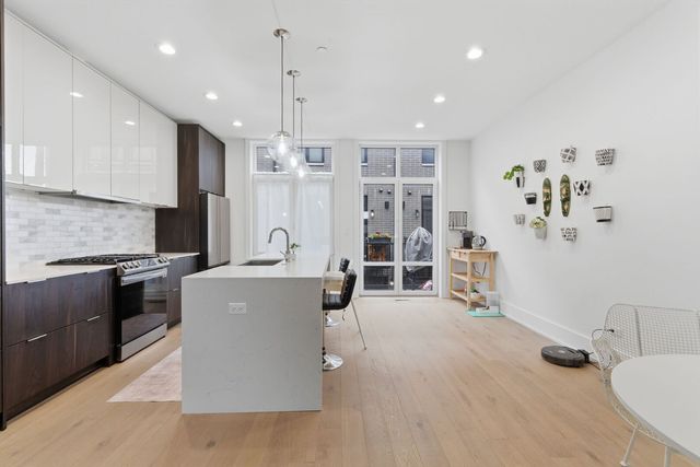 6227 D S Ellis Avenue, Chicago, IL 60637