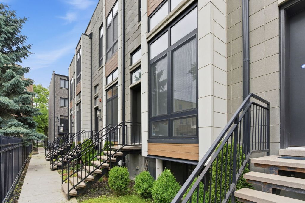 6227 D S Ellis Avenue, Chicago, IL 60637