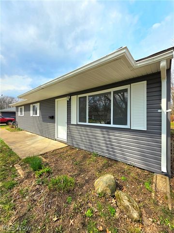 746 Delaware Avenue, Elyria, OH 44035