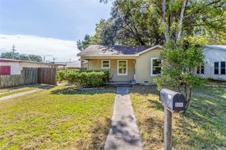 204 Wilkes ST, Smithville, TX 78957