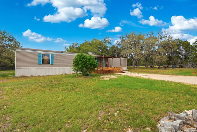 169 Oak Hollow Drive, Pipe Creek, TX 78063