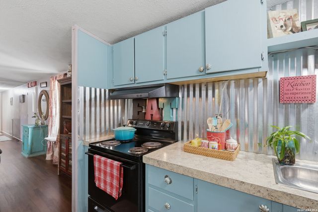 169 Oak Hollow Drive, Pipe Creek, TX 78063