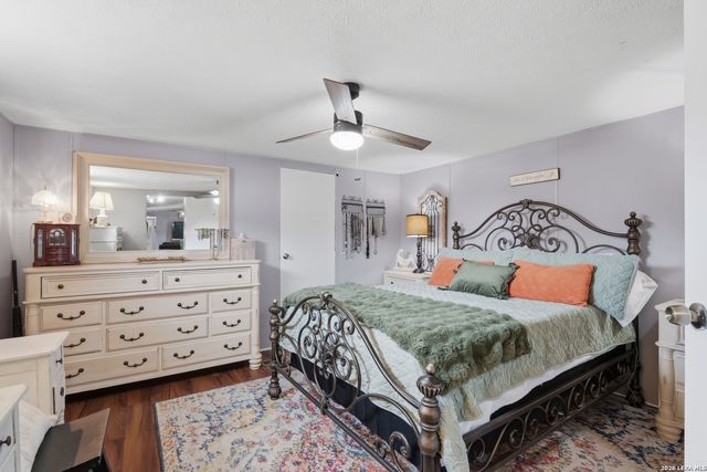 169 Oak Hollow Drive, Pipe Creek, TX 78063