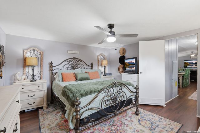 169 Oak Hollow Drive, Pipe Creek, TX 78063