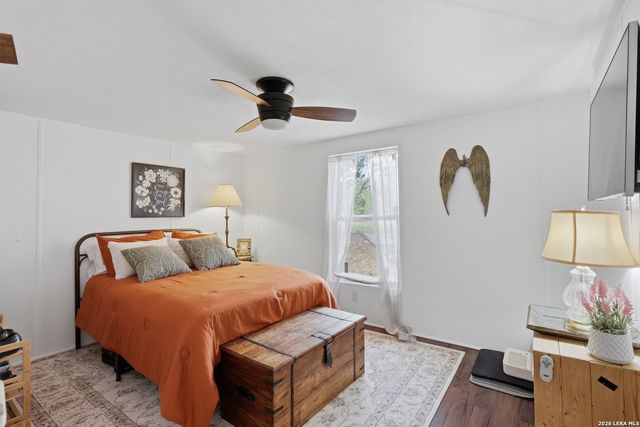 169 Oak Hollow Drive, Pipe Creek, TX 78063