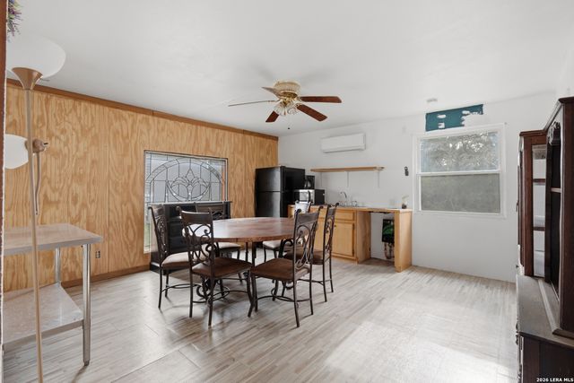 169 Oak Hollow Drive, Pipe Creek, TX 78063