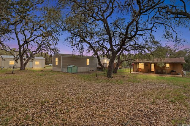 169 Oak Hollow Drive, Pipe Creek, TX 78063