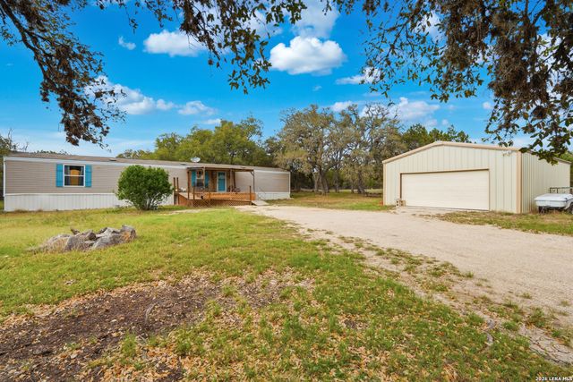 169 Oak Hollow Drive, Pipe Creek, TX 78063