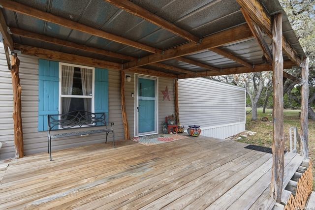 169 Oak Hollow Drive, Pipe Creek, TX 78063