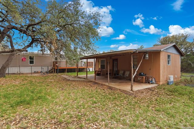 169 Oak Hollow Drive, Pipe Creek, TX 78063