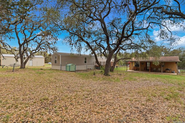169 Oak Hollow Drive, Pipe Creek, TX 78063