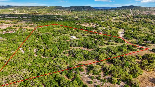 169 Oak Hollow Drive, Pipe Creek, TX 78063