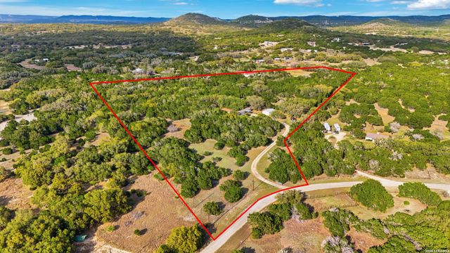 169 Oak Hollow Drive, Pipe Creek, TX 78063