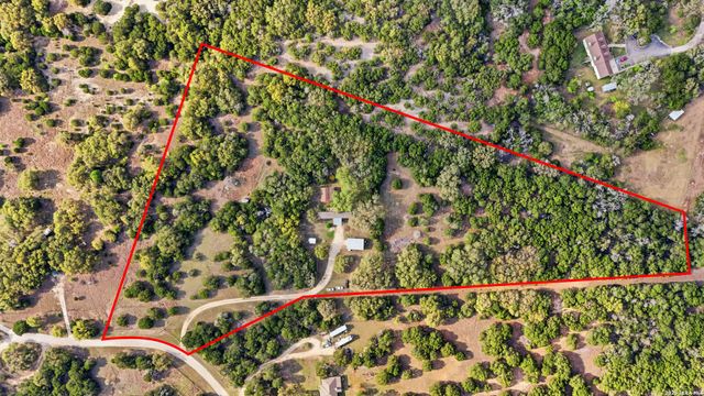 169 Oak Hollow Drive, Pipe Creek, TX 78063