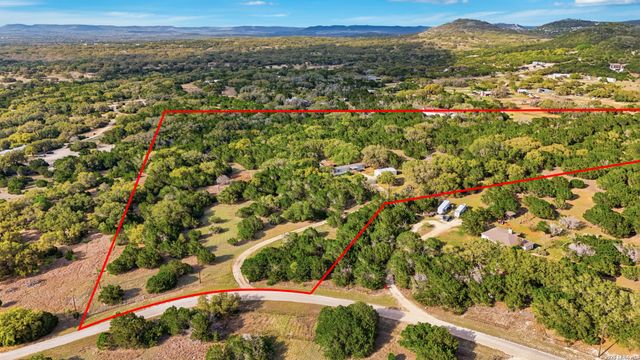 169 Oak Hollow Drive, Pipe Creek, TX 78063