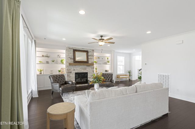 12027 Deer Crossing Drive, Knoxville, TN 37932