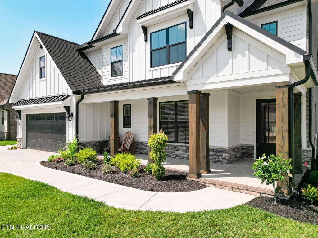 12027 Deer Crossing Drive, Knoxville, TN 37932