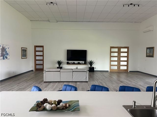 2405 SW 32nd ST, Cape Coral, FL 33914