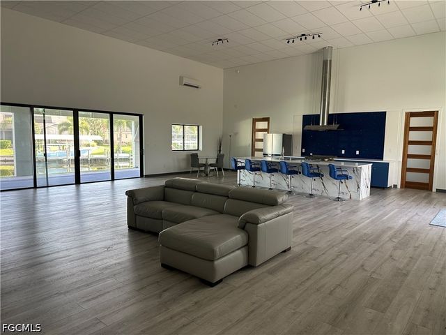2405 SW 32nd ST, Cape Coral, FL 33914