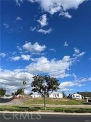 402 N Main Street, Lake Elsinore, CA 92530