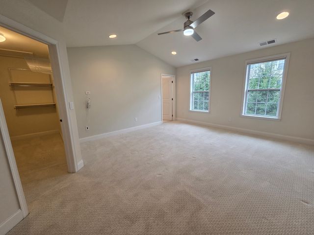 12 Putnam Lane, Danbury, CT 06810