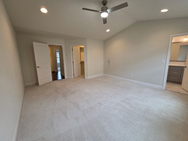 12 Putnam Lane, Danbury, CT 06810