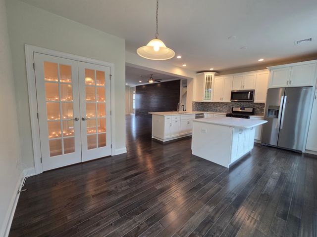 12 Putnam Lane, Danbury, CT 06810