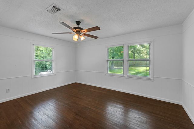 215 Bar Park Loop, Coldspring, TX 77331