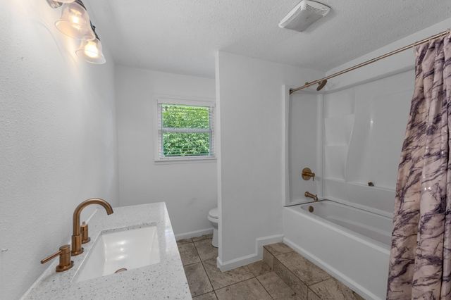 215 Bar Park Loop, Coldspring, TX 77331