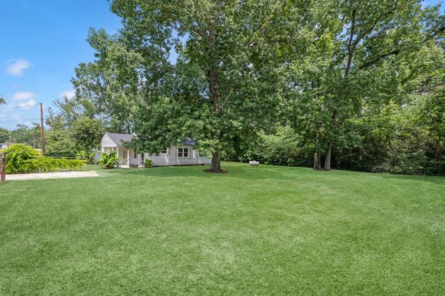 215 Bar Park Loop, Coldspring, TX 77331