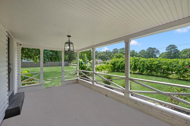215 Bar Park Loop, Coldspring, TX 77331