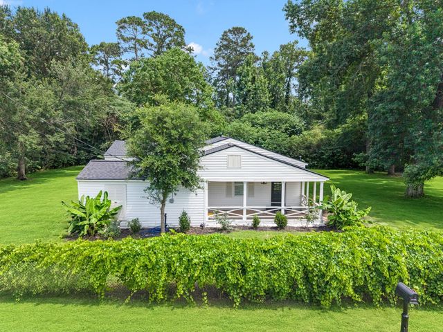 215 Bar Park Loop, Coldspring, TX 77331