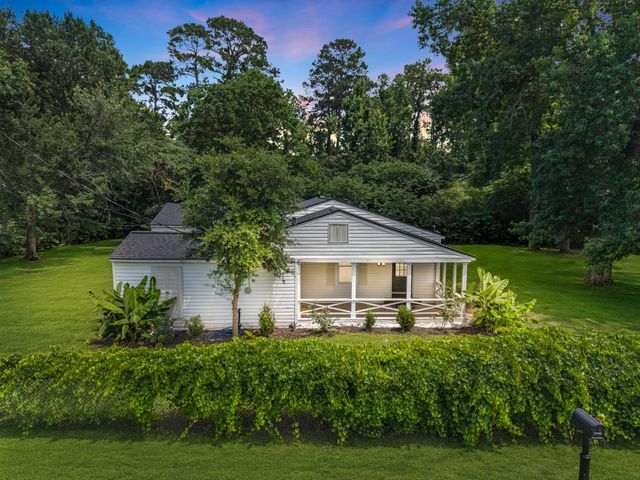 215 Bar Park Loop, Coldspring, TX 77331