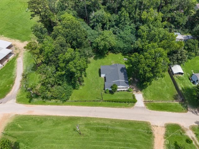 215 Bar Park Loop, Coldspring, TX 77331