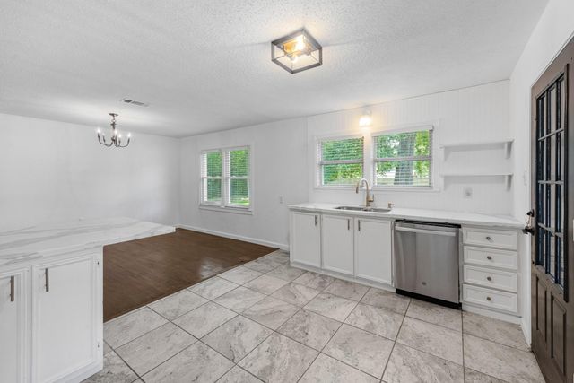 215 Bar Park Loop, Coldspring, TX 77331