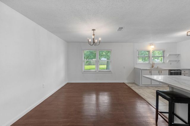 215 Bar Park Loop, Coldspring, TX 77331