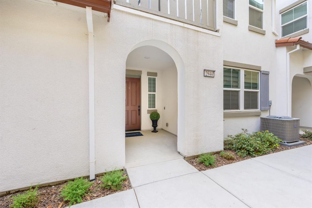 2944 Valbonne Walk, Sacramento, CA 95834