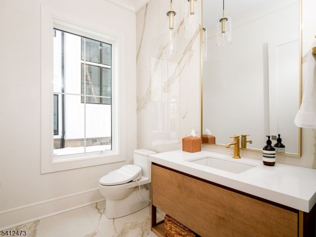 16 Paris Ave 9, Rockleigh Boro, NJ 07647