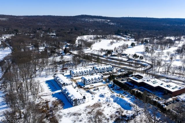 16 Paris Ave 9, Rockleigh Boro, NJ 07647