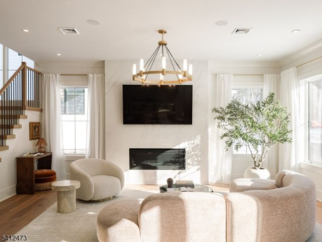 16 Paris Ave 9, Rockleigh Boro, NJ 07647