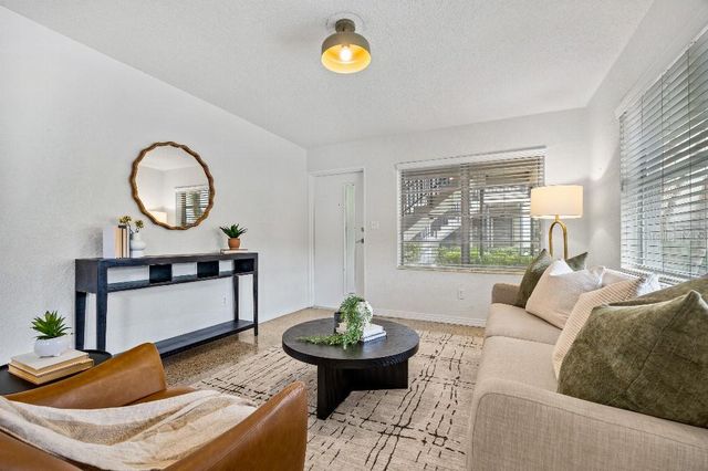 212 S CHURCH AVENUE 211, Tampa, FL 33609