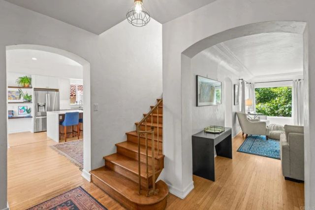2808 Dove Street, San Diego, CA 92103