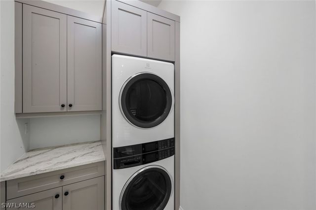 16728 Enclave CIR, Naples, FL 34110