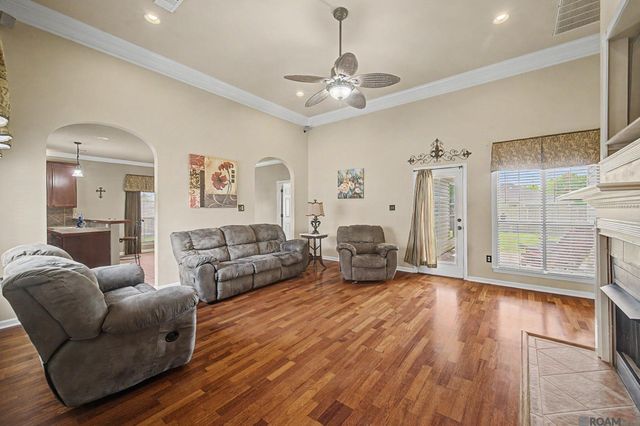 26010 Wimbledon Dr, Denham Springs, LA 70726