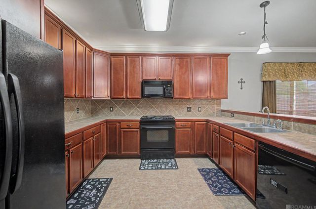 26010 Wimbledon Dr, Denham Springs, LA 70726