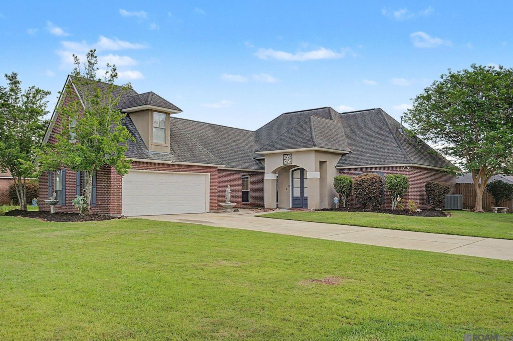 26010 Wimbledon Dr, Denham Springs, LA 70726
