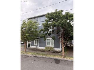 11911 Se ASH St 10, Portland, OR 97216